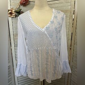 J JILL Women’s SZ M Petite White w/ Blue Embroidered Cupro Rayon Bell Sleeve Top